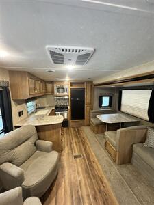 2018 Coachmen Catalina   - Photo 10 - Honesdale, PA 18431