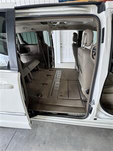 2013 Chrysler Town and Country Touring   - Photo 9 - Honesdale, PA 18431