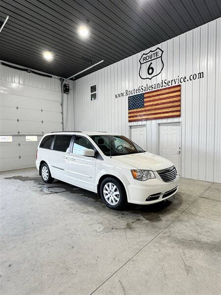 2013 Chrysler Town and Country Touring   - Photo 1 - Honesdale, PA 18431