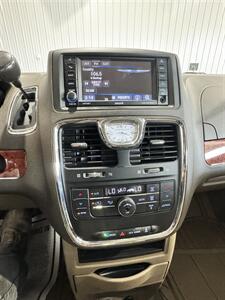 2013 Chrysler Town and Country Touring   - Photo 13 - Honesdale, PA 18431