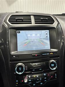 2018 Ford Explorer XLT   - Photo 15 - Honesdale, PA 18431