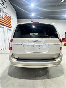 2013 Chrysler Town & Country Touring   - Photo 5 - Honesdale, PA 18431