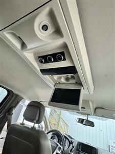 2013 Chrysler Town & Country Touring   - Photo 15 - Honesdale, PA 18431