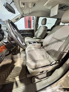 2013 Chrysler Town & Country Touring   - Photo 11 - Honesdale, PA 18431