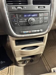 2013 Chrysler Town & Country Touring   - Photo 10 - Honesdale, PA 18431