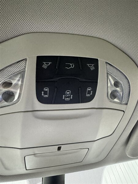 2024 Chrysler Pacifica Touring L - Photo 15