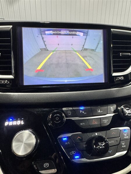 2024 Chrysler Pacifica Touring L - Photo 13
