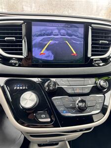 2017 Chrysler Pacifica Touring   - Photo 14 - Honesdale, PA 18431