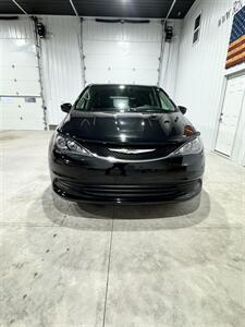 2017 Chrysler Pacifica Touring   - Photo 3 - Honesdale, PA 18431