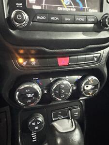 2015 Jeep Renegade Trailhawk   - Photo 17 - Honesdale, PA 18431