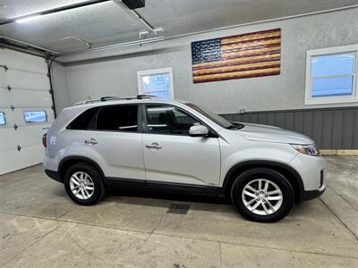 2015 Kia Sorento LX   - Photo 2 - Honesdale, PA 18431