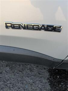 2017 Jeep Renegade LIMITED   - Photo 4 - Kingman, AZ 86409