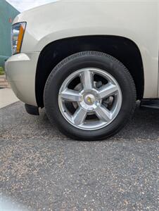 2013 Chevrolet Tahoe LT   - Photo 4 - Kingman, AZ 86409