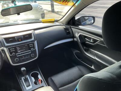 2016 Nissan Altima 2.5 SR   - Photo 19 - Acton, MA 01720