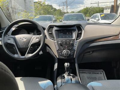2017 Hyundai SANTA FE SE   - Photo 15 - Acton, MA 01720