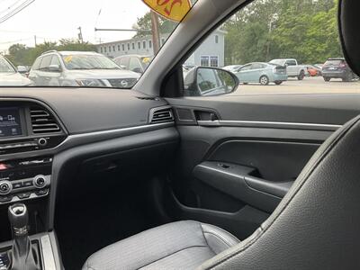 2019 Hyundai ELANTRA Limited   - Photo 12 - Acton, MA 01720