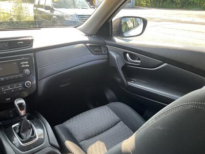 2017 Nissan Rogue S   - Photo 15 - Acton, MA 01720