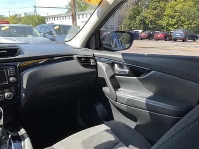 2020 Nissan Rogue Sport SV   - Photo 15 - Acton, MA 01720