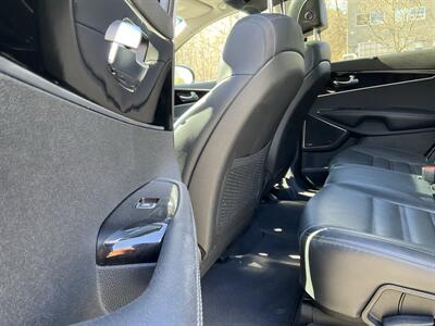 2017 Kia Sorento SX V6 - Photo 12 - Acton, MA 01720