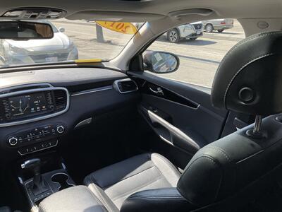 2017 Kia Sorento SX V6 - Photo 17 - Acton, MA 01720