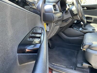 2017 Kia Sorento SX V6 - Photo 19 - Acton, MA 01720