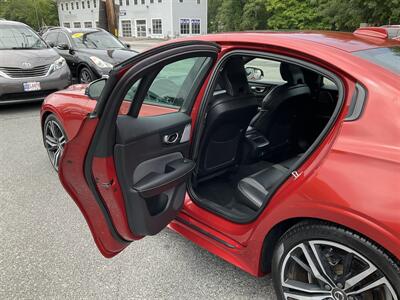 2019 Volvo S60 T6 R-Design - Photo 14 - Acton, MA 01720