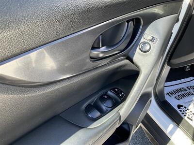 2019 Nissan Rogue SV   - Photo 17 - Acton, MA 01720