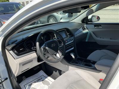 2018 Hyundai SONATA SE - Photo 16 - Acton, MA 01720