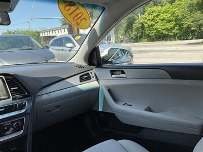 2018 Hyundai SONATA SE - Photo 13 - Acton, MA 01720