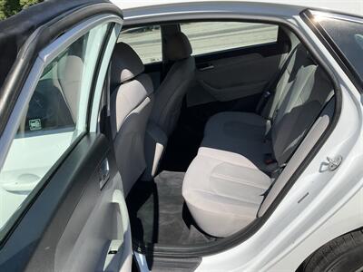 2018 Hyundai SONATA SE - Photo 11 - Acton, MA 01720