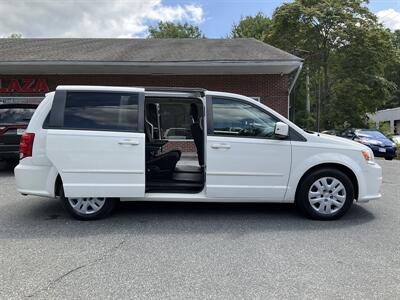 2013 Dodge Grand Caravan SXT   - Photo 16 - Acton, MA 01720