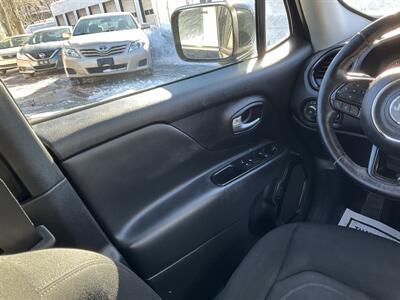 2017 Jeep Renegade Altitude   - Photo 16 - Acton, MA 01720