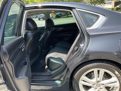 2013 Nissan Altima 3.5 SL   - Photo 11 - Acton, MA 01720