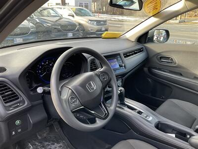 2019 Honda HR-V LX   - Photo 16 - Acton, MA 01720