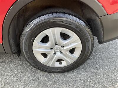 2015 Toyota RAV4 LE   - Photo 7 - Acton, MA 01720