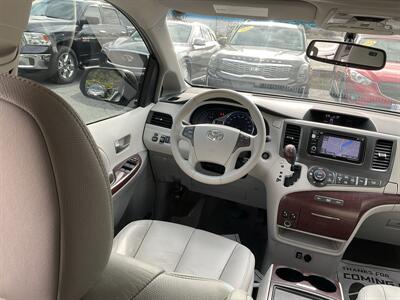2013 Toyota Sienna Limited 7-Passenger - Photo 18 - Acton, MA 01720