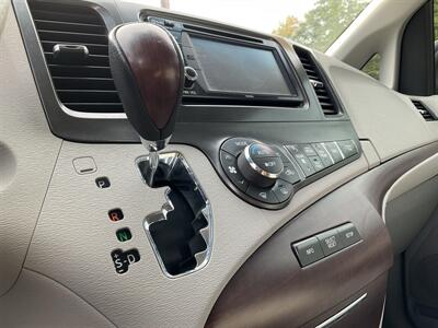2013 Toyota Sienna Limited 7-Passenger - Photo 31 - Acton, MA 01720