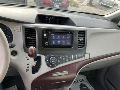 2013 Toyota Sienna Limited 7-Passenger - Photo 28 - Acton, MA 01720