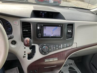 2013 Toyota Sienna Limited 7-Passenger - Photo 27 - Acton, MA 01720
