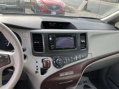 2013 Toyota Sienna Limited 7-Passenger - Photo 29 - Acton, MA 01720