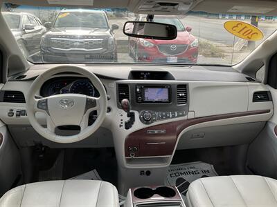 2013 Toyota Sienna Limited 7-Passenger - Photo 17 - Acton, MA 01720