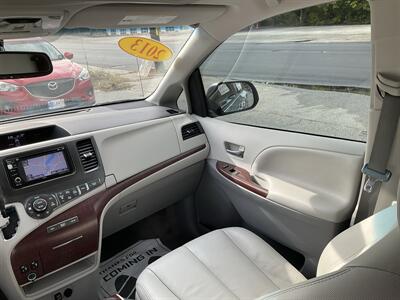 2013 Toyota Sienna Limited 7-Passenger - Photo 19 - Acton, MA 01720