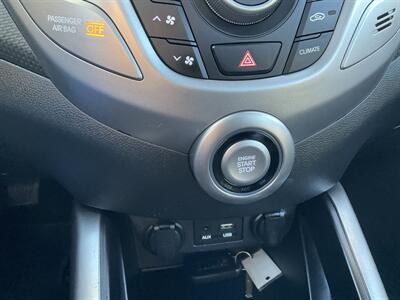 2017 Hyundai VELOSTER Value Edition - Photo 24 - Acton, MA 01720