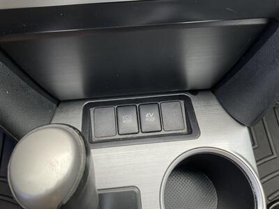 2014 Toyota Camry Hybrid SE   - Photo 20 - Acton, MA 01720