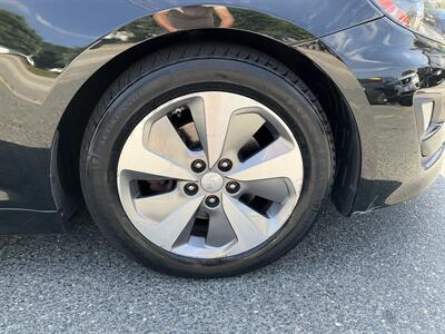 2015 Kia Optima Hybrid EX   - Photo 9 - Acton, MA 01720