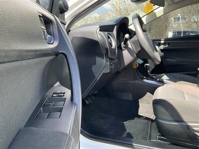 2018 Toyota Corolla LE   - Photo 21 - Acton, MA 01720