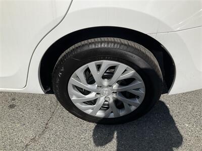 2018 Toyota Corolla LE   - Photo 11 - Acton, MA 01720