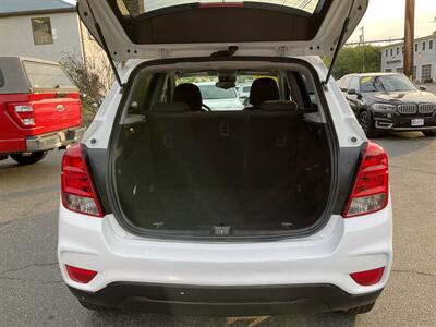 2021 Chevrolet Trax LS   - Photo 10 - Acton, MA 01720