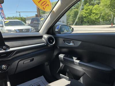 2019 Kia Forte LXS - Photo 14 - Acton, MA 01720