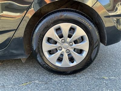 2017 Hyundai ACCENT SE   - Photo 9 - Acton, MA 01720